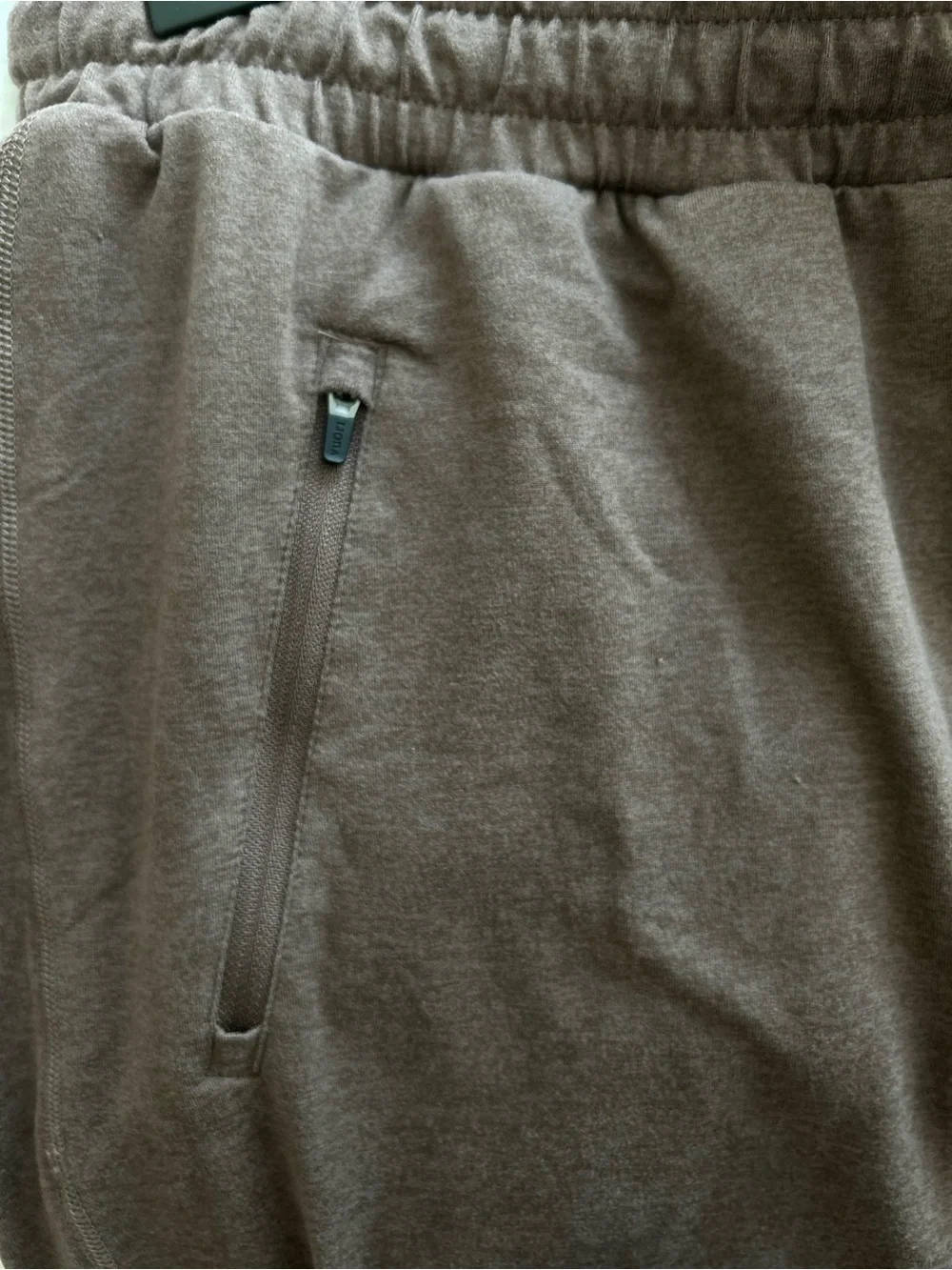 Vuori Men's Dark Brown Drawstring Joggers